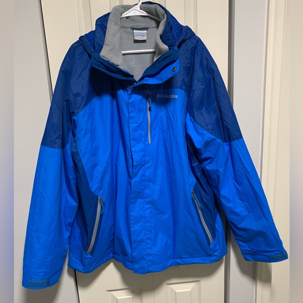 Columbia Interchange 2-in-1 Winter Jacket
Men's XL Blue Omni-Tech Ski Snow Coat - Picture 2 of 14